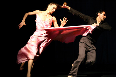Neues_Stuck-Pina_BauschT._Julie_Anne_StanzakDaphnis_KokkinosMai_2008IMG_3889