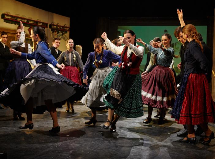 honved folklork telitanc063w 85ef7e79d1988ff1baee58aa94226d12