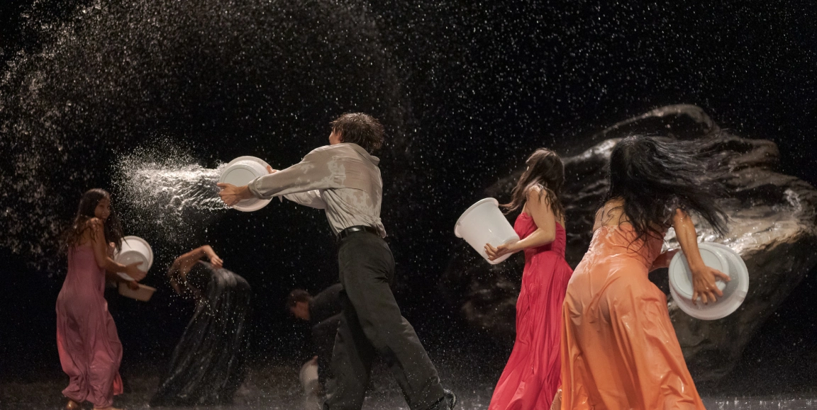 30800 21932 260410 12 Tanztheater Wuppertal Pina Bausch Vollmond 008 c Martin Argyroglo program calendar list